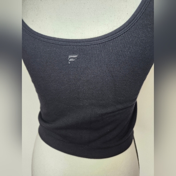 Fabletics Ribbed Black Sleeveless V Neck Crop Top Tank Shirt *Read Size* - Picture 4 of 4